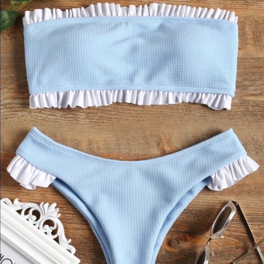 Ruffle Strapless Bikini